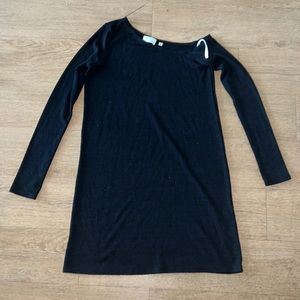Aritzia Wilfred Free black asymmetrical long-sleeved sweater